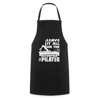 Leave It All On The Reformer #Pilates 5 - Kochschürze - Schwarz - Vorne - AI Model Male 185 dark (185cm)