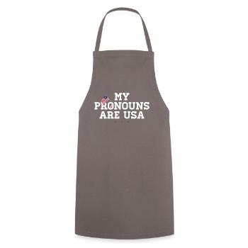 MePatriotisches Usa-pronomen-t-shirt - Kochschürze - Grau - Vorne - AI Model Male 185 dark (185cm)