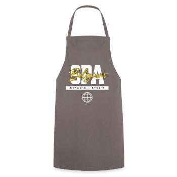 Spa Belgien Koordinaten Reise Souvenir Streetwear - Kochschürze - Grau - Vorne - AI Model Male 185 dark (185cm)