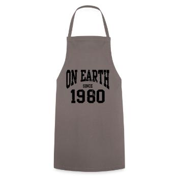 Birthday - On Earth Since 1980 - Geburtstag - Tablier de cuisine - gris - Devant - AI Model Male 185 dark (185cm)