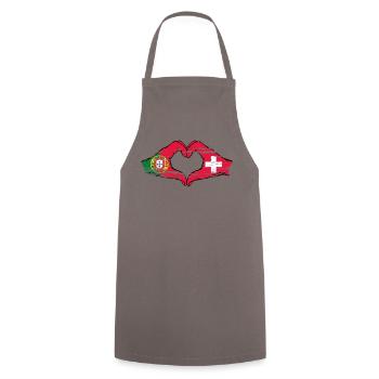 Portugal Suisse Drapeau Mains Coeur Utilisé - Tablier de cuisine - gris - Devant - AI Model Male 185 dark (185cm)