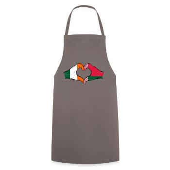 Irlande Biélorussie drapeau mains coeur forme utilisé - Tablier de cuisine - gris - Devant - AI Model Male 185 dark (185cm)