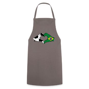 Brésil Football Drapeau Mains Coeur Forme - Tablier de cuisine - gris - Devant - AI Model Male 185 dark (185cm)