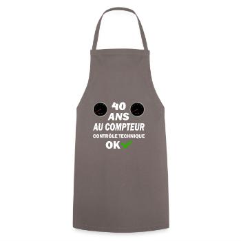 40ans au compteur contrôle technique ok t-shirt - Tablier de cuisine - gris - Devant - AI Model Male 185 dark (185cm)