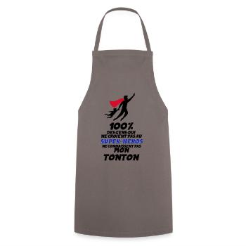 Mon Tonton Est Un Vrai Super héros Cadeau Frère - Tablier de cuisine - gris - Devant - AI Model Male 185 dark (185cm)