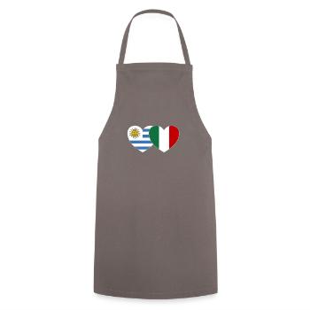 Uruguay Italie Drapeau Coeur - Tablier de cuisine - gris - Devant - AI Model Male 185 dark (185cm)
