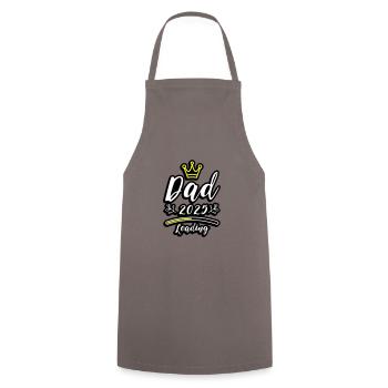 Dad 2025 Loading Papa Baby - Kochschürze - Grau - Vorne - AI Model Male 185 dark (185cm)