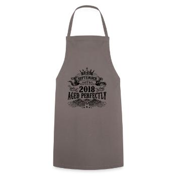 Anniversaire 2018 Septembre 2018 né en Septembre - Tablier de cuisine - gris - Devant - AI Model Male 185 dark (185cm)
