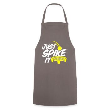 Farbe änderbar | Roundnet Spikeball Fun - Kochschürze - Grau - Vorne - AI Model Male 185 dark (185cm)