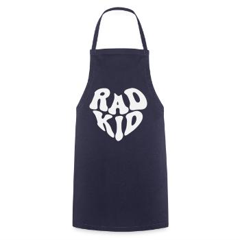 Rad Kid – Retro Heart Quote (Custom Color) - Kochschürze - Navy - Vorne - AI Model Male 185 dark (185cm)