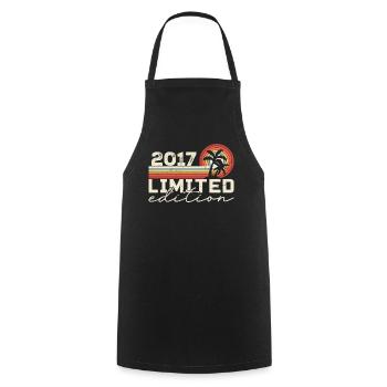 Jahrgang 2017 Retro 2017 Jubiläumsgeschenk - Kochschürze - Schwarz - Vorne - AI Model Male 185 dark (185cm)