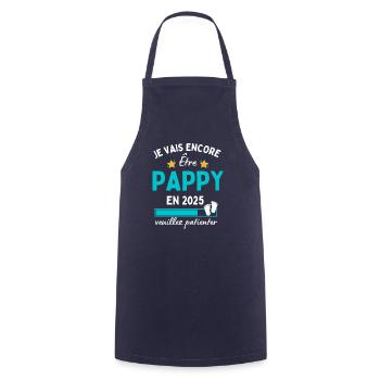 Être encore Pappy en 2025 Cadeau Futur Grand-père - Tablier de cuisine - marine - Devant - AI Model Male 185 dark (185cm)