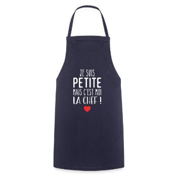 Je suis petite mais c'est moi la chef - Tablier de cuisine - marine - Devant - AI Model Male 185 dark (185cm)
