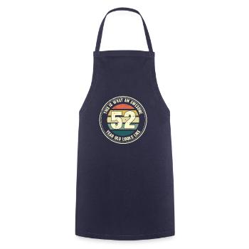52e anniversaire pour que vous voyiez avec 52 cadeaux rétro - Tablier de cuisine - marine - Devant - AI Model Male 185 dark (185cm)