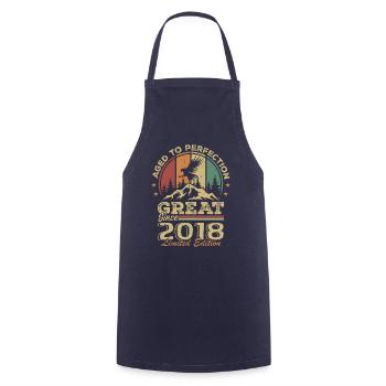 Vintage Geburtstag 2018 - Retro Geschenkidee 2018 - Kochschürze - Navy - Vorne - AI Model Male 185 dark (185cm)