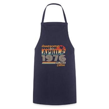 Les légendes sont nées en avril 1976 - Tablier de cuisine - marine - Devant - AI Model Male 185 dark (185cm)