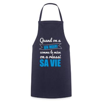 Quand on a un mari, mariage, couple - Tablier de cuisine - marine - Devant - AI Model Male 185 dark (185cm)