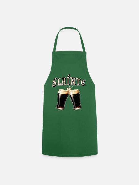 Sláinte - Irischer Trinkspruch mit Bier - Kochschürze - Grün