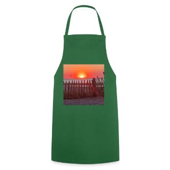 Sonnenuntergang an der Strandbar - Kochschürze - Grün - Vorne - AI Model Male 185 dark (185cm)
