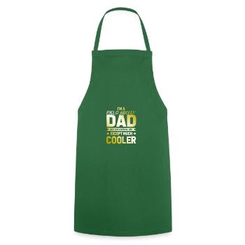 Feldhockey Dad - Kochschürze - Grün - Vorne - AI Model Male 185 dark (185cm)