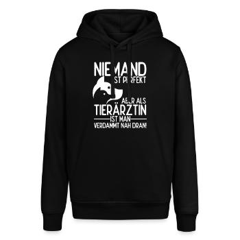 Niemand ist perfekt aber als Tierärztin ist man na - Stanley/Stella Unisex Hoodie SOUNDER - Schwarz - Vorne - Alina (178cm) & Michal (187cm)