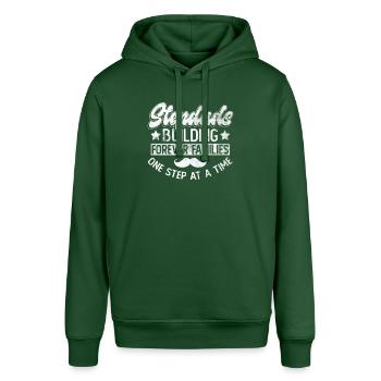 Stiefvater Vatertag Stiefpapa Geschenk Spruch - Stanley/Stella Unisex Hoodie SOUNDER - Flaschengrün - Vorne - Alina (178cm) & Michal (187cm)