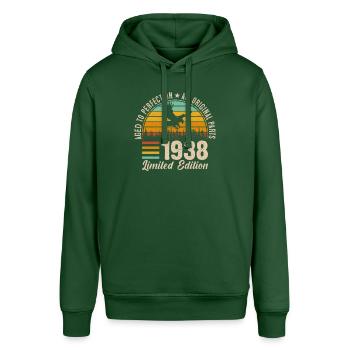 1938 - Un voyage légendaire dans le temps - Sweat à capuche SOUNDER Stanley/Stella Unisexe - vert bouteille - Devant - Alina (178cm) & Michal (187cm)