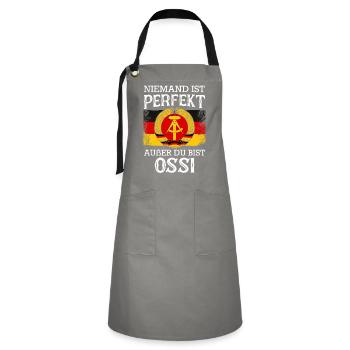 Ostdeutschland Osten Ossi DDR Heimat Ostblock - Kontrastschürze - Grau/Schwarz - Vorne - Zoe (177cm)