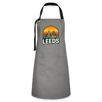 Vintage Leeds Skyline Retro Sunset Design - Artisan Apron - grey/black - Front - Zoe (177cm)