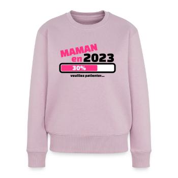 maman en 2023 veuillez patienter - Pull Premium bio Femme - rose poudré - Devant - Julia (174cm)