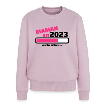 maman en 2023 veuillez patienter - Pull Premium bio Femme - rose poudré - Devant - Julia (174cm)