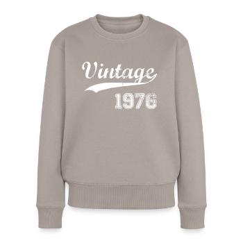 1976 - Frauen Premium Bio Pullover - Taupe - Vorne - Julia (174cm)