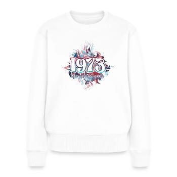 Fête Anniversaire Femme 1973 50 Ans Anniversaire - Pull Premium bio Femme - blanc - Devant - Julia (174cm)