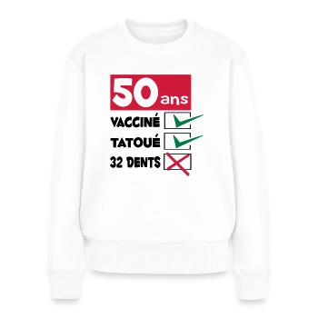 TEE SHIRT HUMOUR DESIGN ET MOTIF ANNIVERSAIRE 50 - Pull Premium bio Femme - blanc - Devant - Julia (174cm)