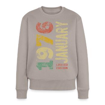 Limited Edition January 1976 Geburtstag Geschenk - Frauen Premium Bio Pullover - Taupe - Vorne - Julia (174cm)