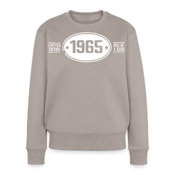 1965 Anniversaire 1965 - Pull Premium bio Femme - taupe - Devant - Julia (174cm)