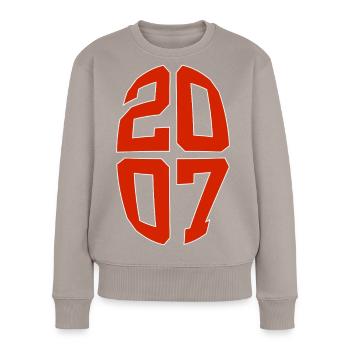 19 ANS 2007 19E ANNIVERSAIRE - Pull Premium bio Femme - taupe - Devant - Julia (174cm)