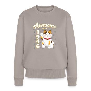 1946 Geburtstag Awesome since Katze Maneki neko - Frauen Premium Bio Pullover - Taupe - Vorne - Julia (174cm)