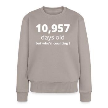 30e anniversaire - Pull Premium bio Femme - taupe - Devant - Julia (174cm)