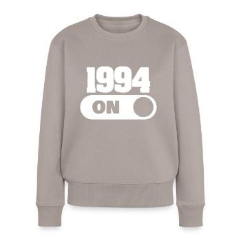 Jahr 1994 - Frauen Premium Bio Pullover - Taupe - Vorne - Julia (174cm)