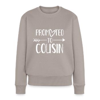 Zum Cousin Befördert Cousine Vetter - Frauen Premium Bio Pullover - Taupe - Vorne - Julia (174cm)