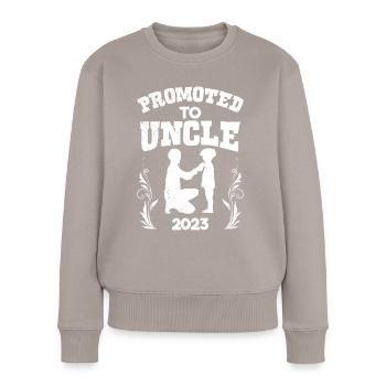 Befördert zum Onkel 2023 - Frauen Premium Bio Pullover - Taupe - Vorne - Julia (174cm)