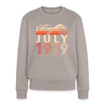 Geboren 1979 Im Juli - Frauen Premium Bio Pullover - Taupe - Vorne - Julia (174cm)