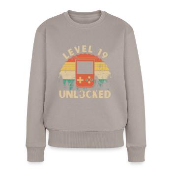 Level 19 freigeschaltet - Frauen Premium Bio Pullover - Taupe - Vorne - Julia (174cm)