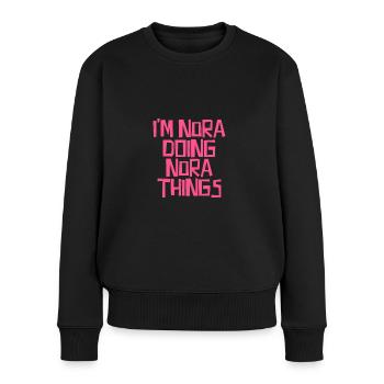 Je suis Nora en train de faire des choses Nora - Pull Premium bio Femme - noir - Devant - Julia (174cm)