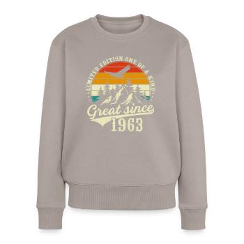 Einzigartig seit 1963 - Frauen Premium Bio Pullover - Taupe - Vorne - Julia (174cm)