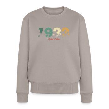 1933 Limitierte Auflage - Frauen Premium Bio Pullover - Taupe - Vorne - Julia (174cm)