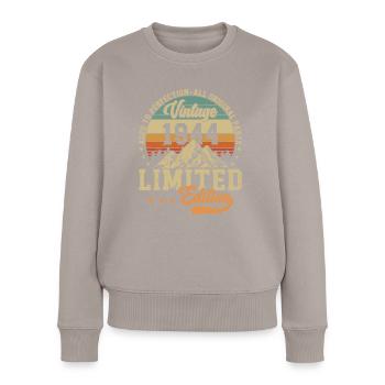 1944: Zeitloses Geburtstagsgeschenk - Frauen Premium Bio Pullover - Taupe - Vorne - Julia (174cm)