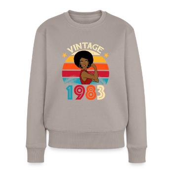 Jahrgang 1983 Geburtstag Starke Frau - Frauen Premium Bio Pullover - Taupe - Vorne - Julia (174cm)