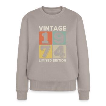 Jahrgang 1974 - Frauen Premium Bio Pullover - Taupe - Vorne - Julia (174cm)